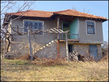 BG-52610 - Stone cottage with good size garden in beautiful mountain area, only 30 km to the ski slopes